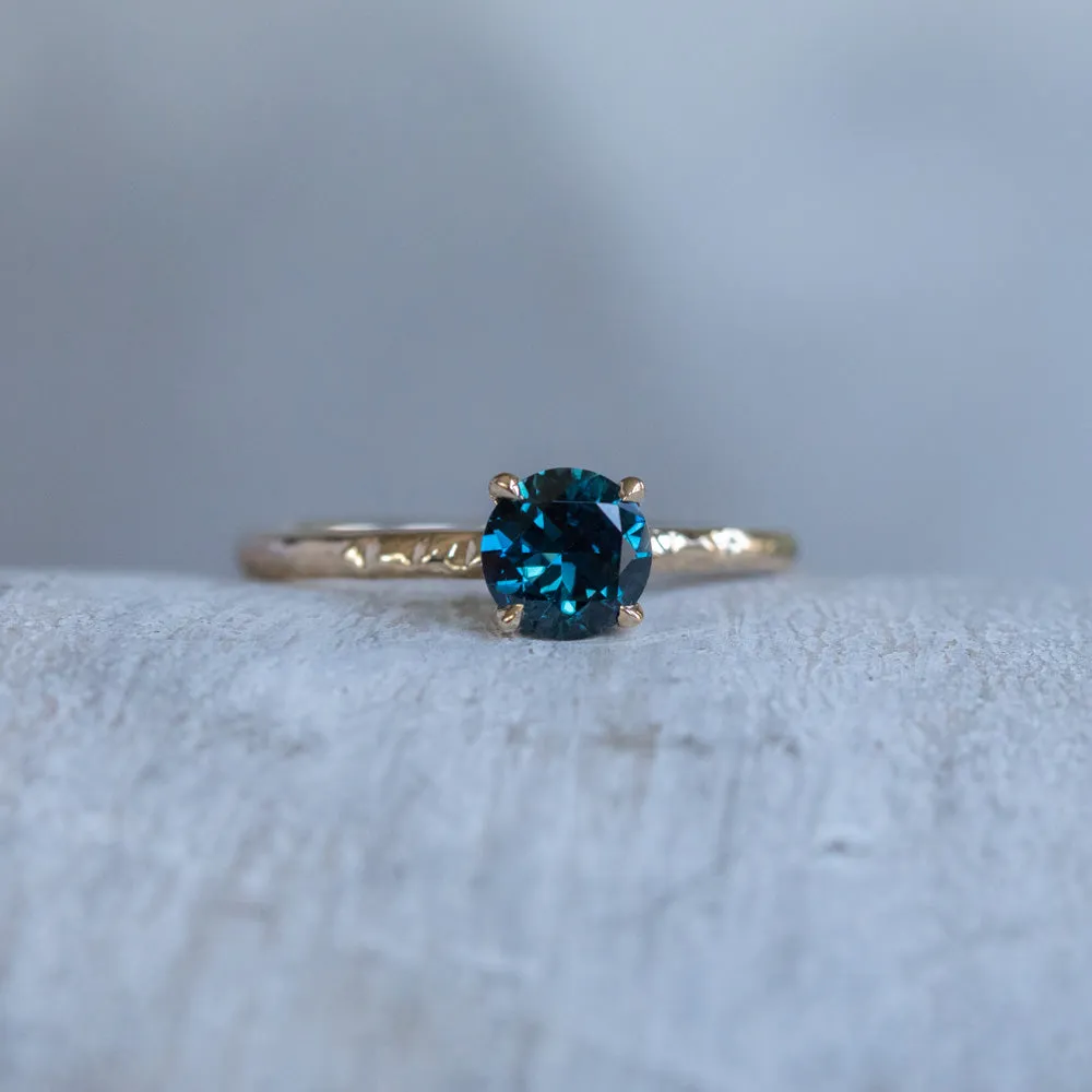 0.88ct Round Blue Kenyan Sapphire Evergreen Solitaire Ring in 14k Yellow Gold