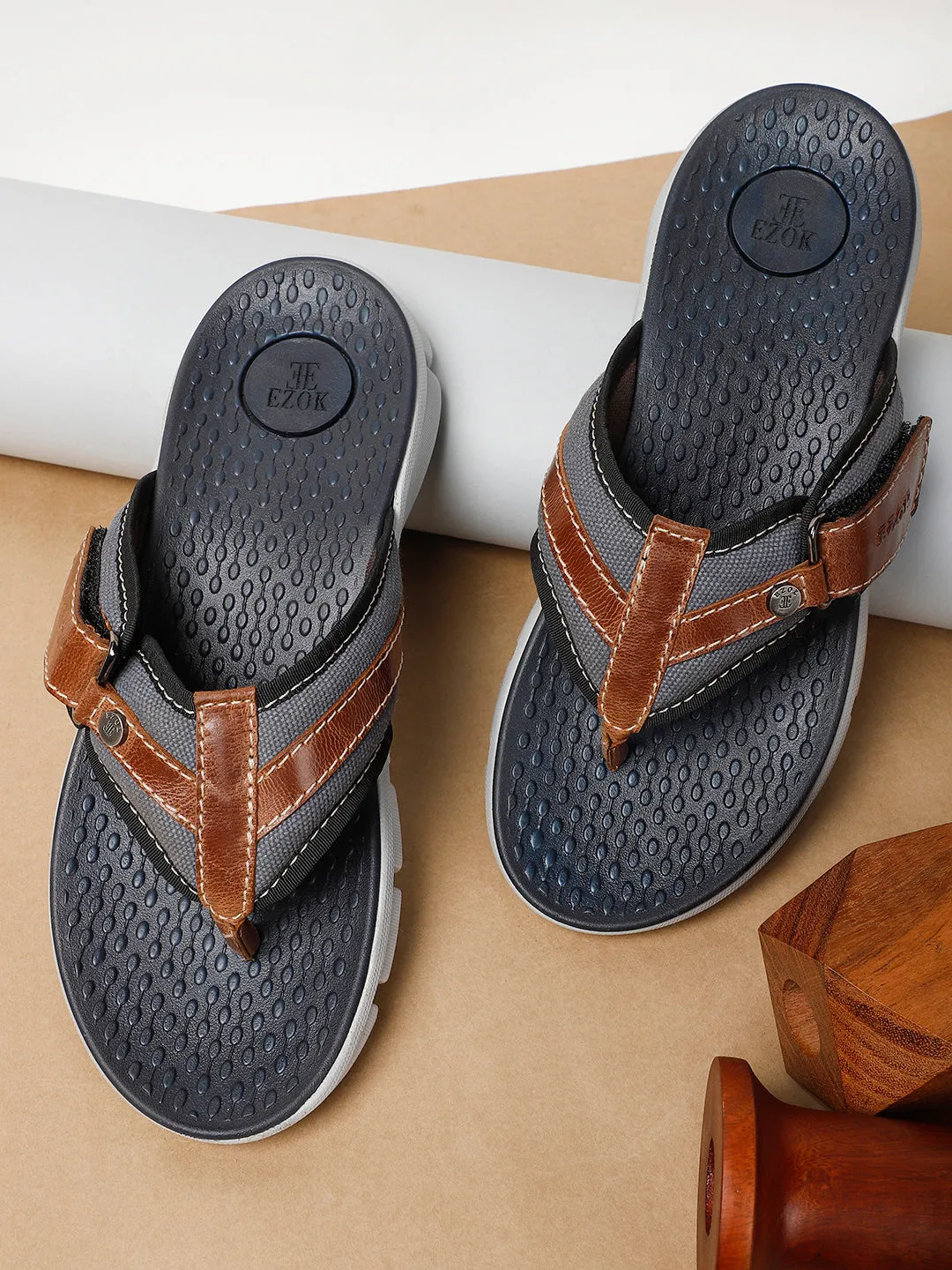 Leather flipflops for men (brown)