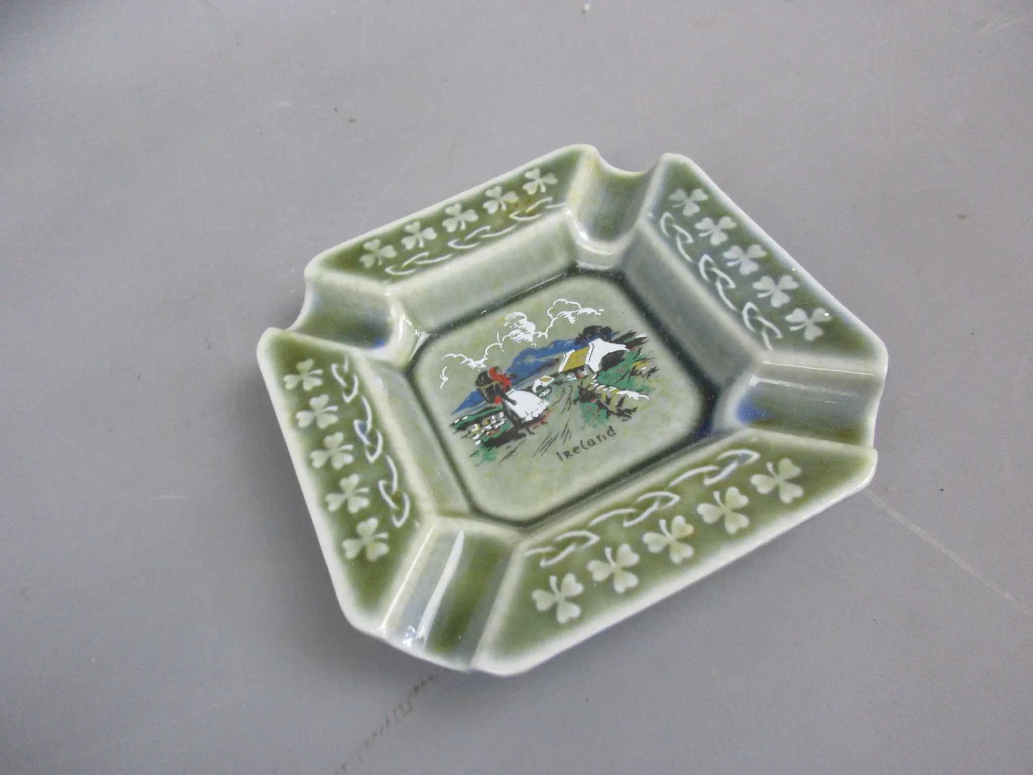 Porcelain Ireland Souvenir Ashtray By Wade Vintage c1980