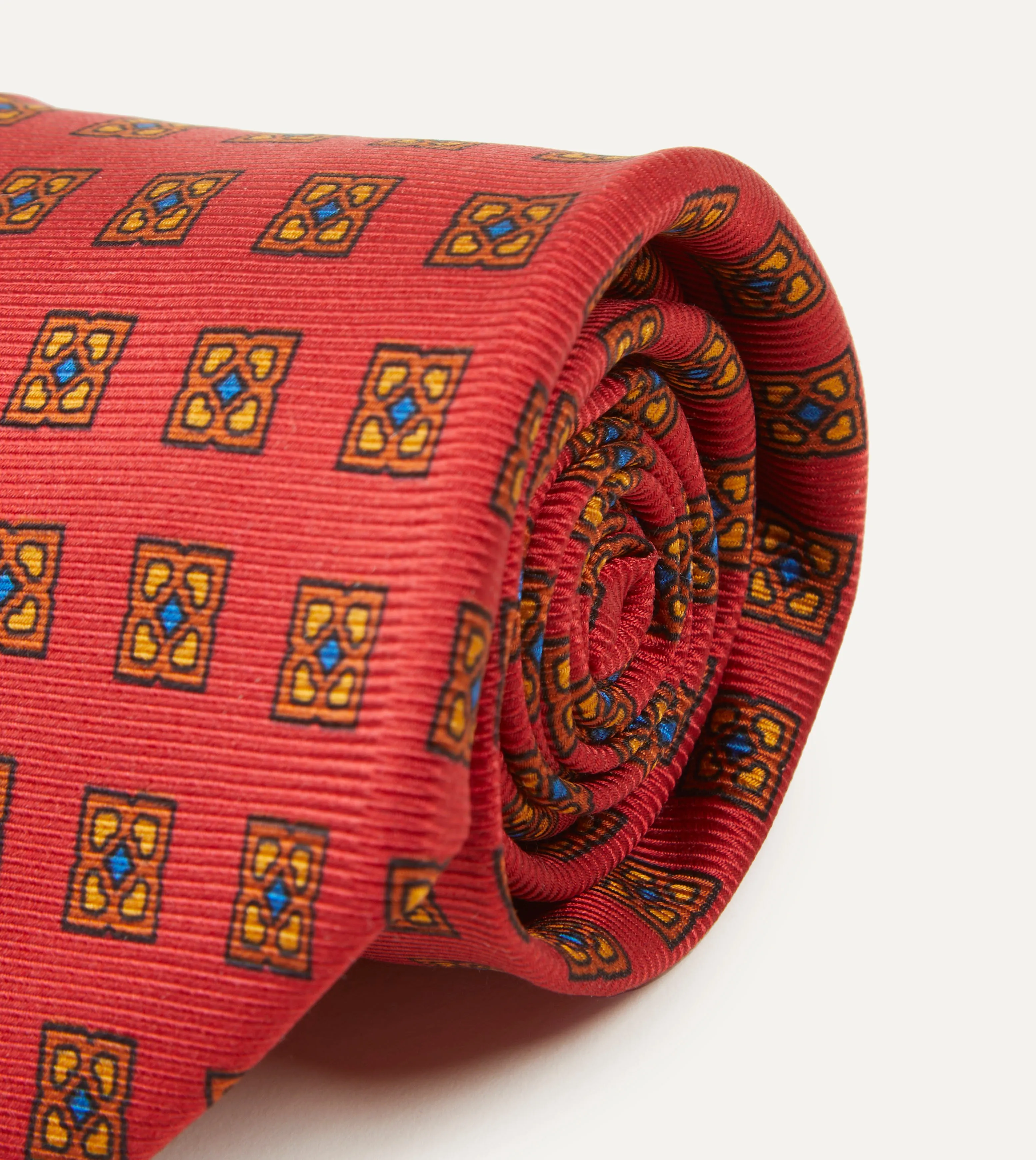 Red and Green Diamond Medallion Print Madder Twill Silk Tie