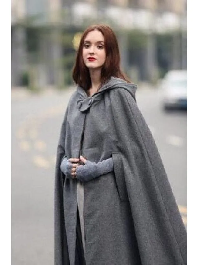 Sleeveless Vintage Style Coat Cloak for Women - Ideal for Winter Events and Parties