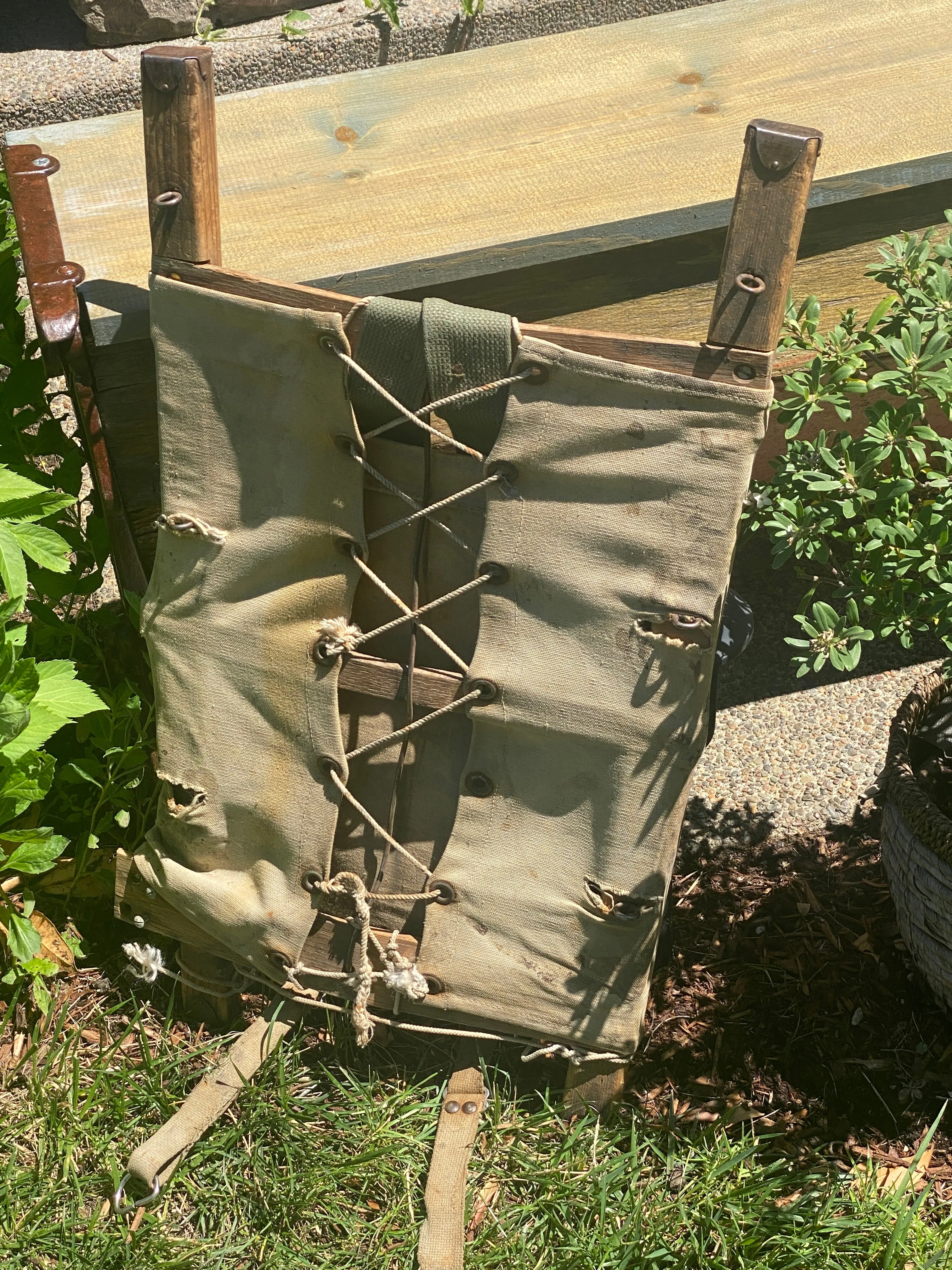 Vintage Wooden Frame Backpack - Trapper Nelson